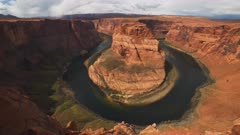 wide angle pan of horseshoe bend and the colorado river in page, arizona