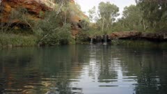 a morning clip of the popular fern pool at dales gorge in karijini national park of western australia