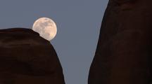 Time Lapse Arches National Park, Full Moon Rising