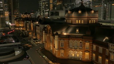 Tokyo station at night